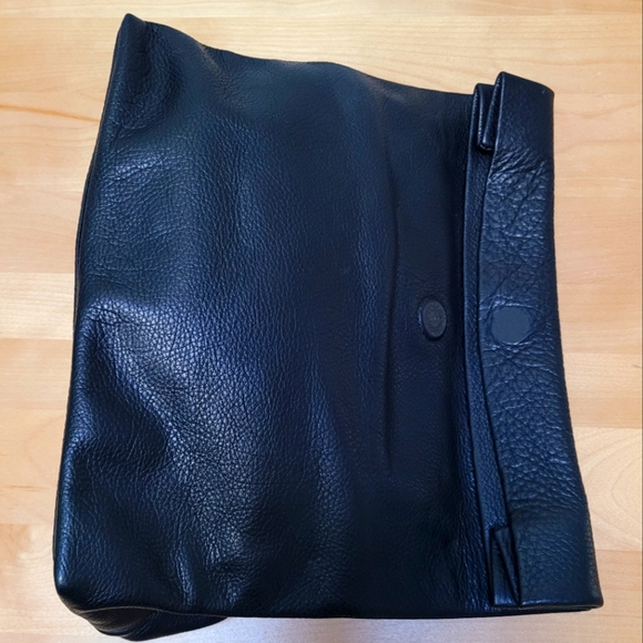 MARIE TURNOR | Black Lunch Bag Clutch - Picture 6 of 10